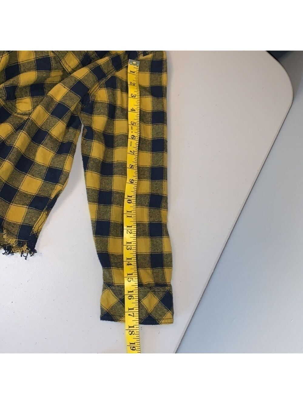 Urban Outfitters Cropped Flannel Button Down Shirt - Picture 12 of 13